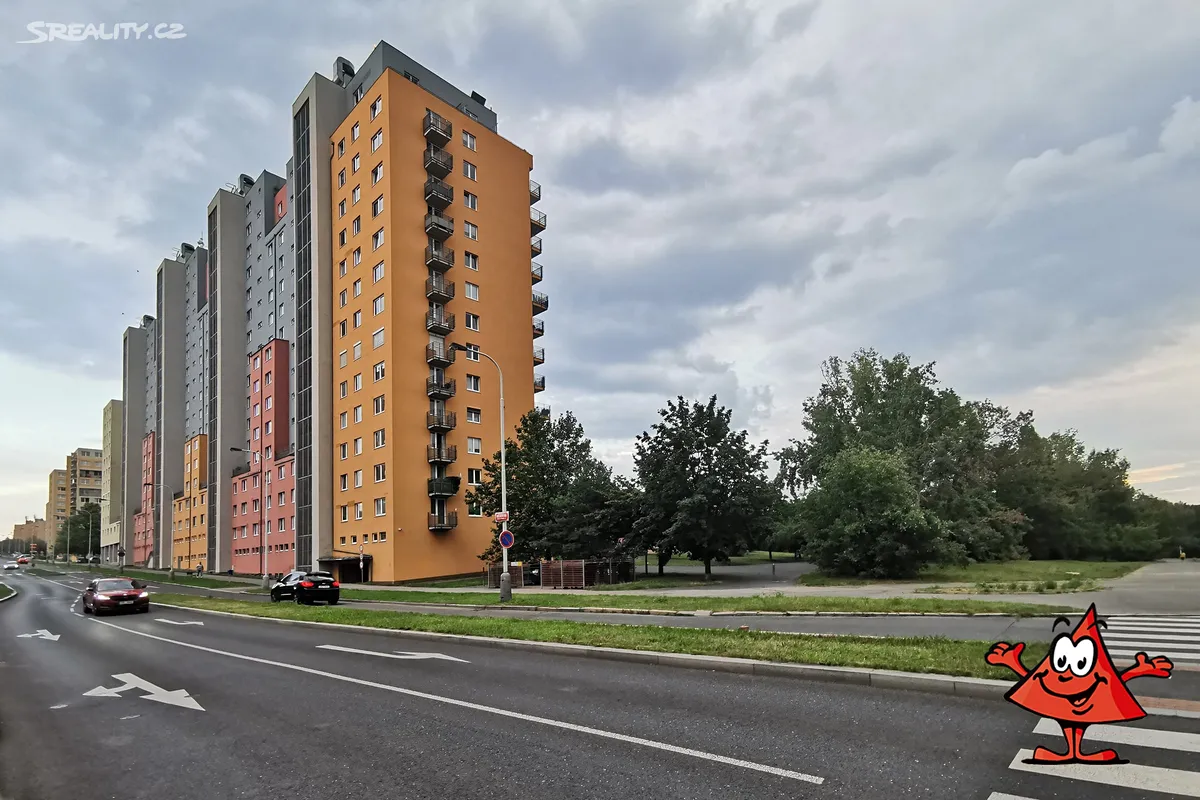 Pronájem garážového stání 15 m², Praha