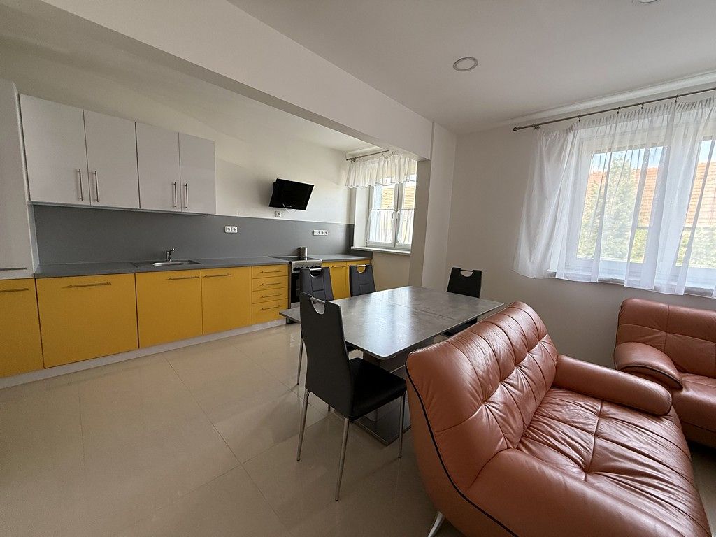 Pronájem bytu 2+kk 80 m²