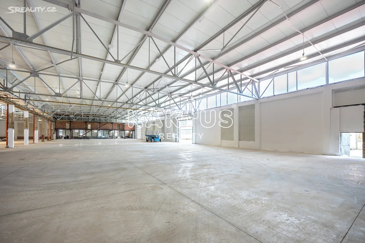 Pronájem výrobní haly, prostoru 1810 m² – pohled 2