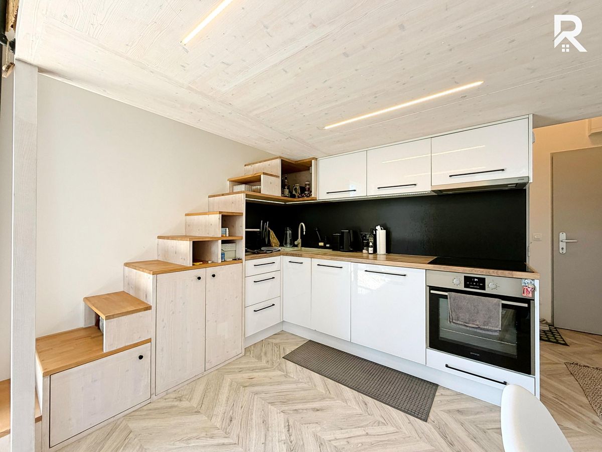 Pronájem bytu 1+kk 37 m²