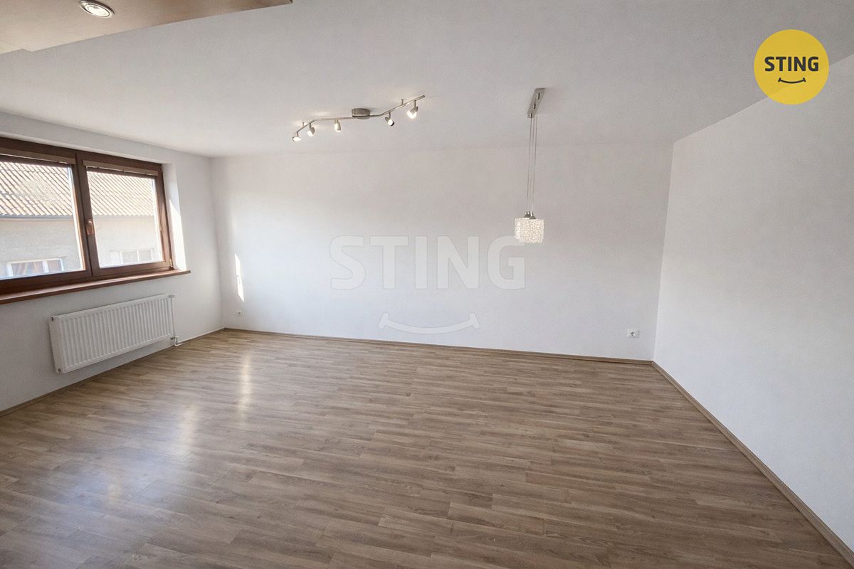 Prodej rodinného domu 220 m², pozemek 409 m² – fotografie 4