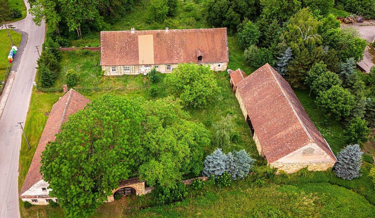 Prodej rodinného domu 250 m², pozemek 11187 m²