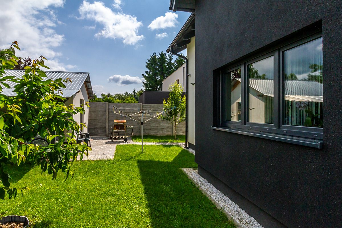 Prodej rodinného domu 243 m², pozemek 997 m² – fotografie 4