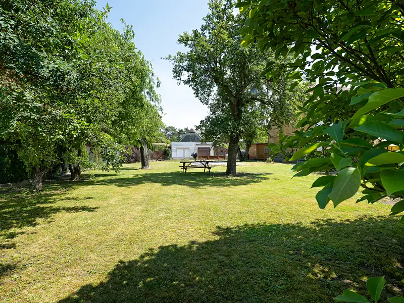 Prodej stavebního pozemku 590 m², Praha – náhled fotky 2