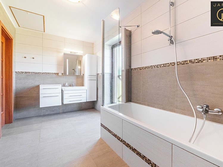 Будинок на продаж, 130 м² (32 з 42)