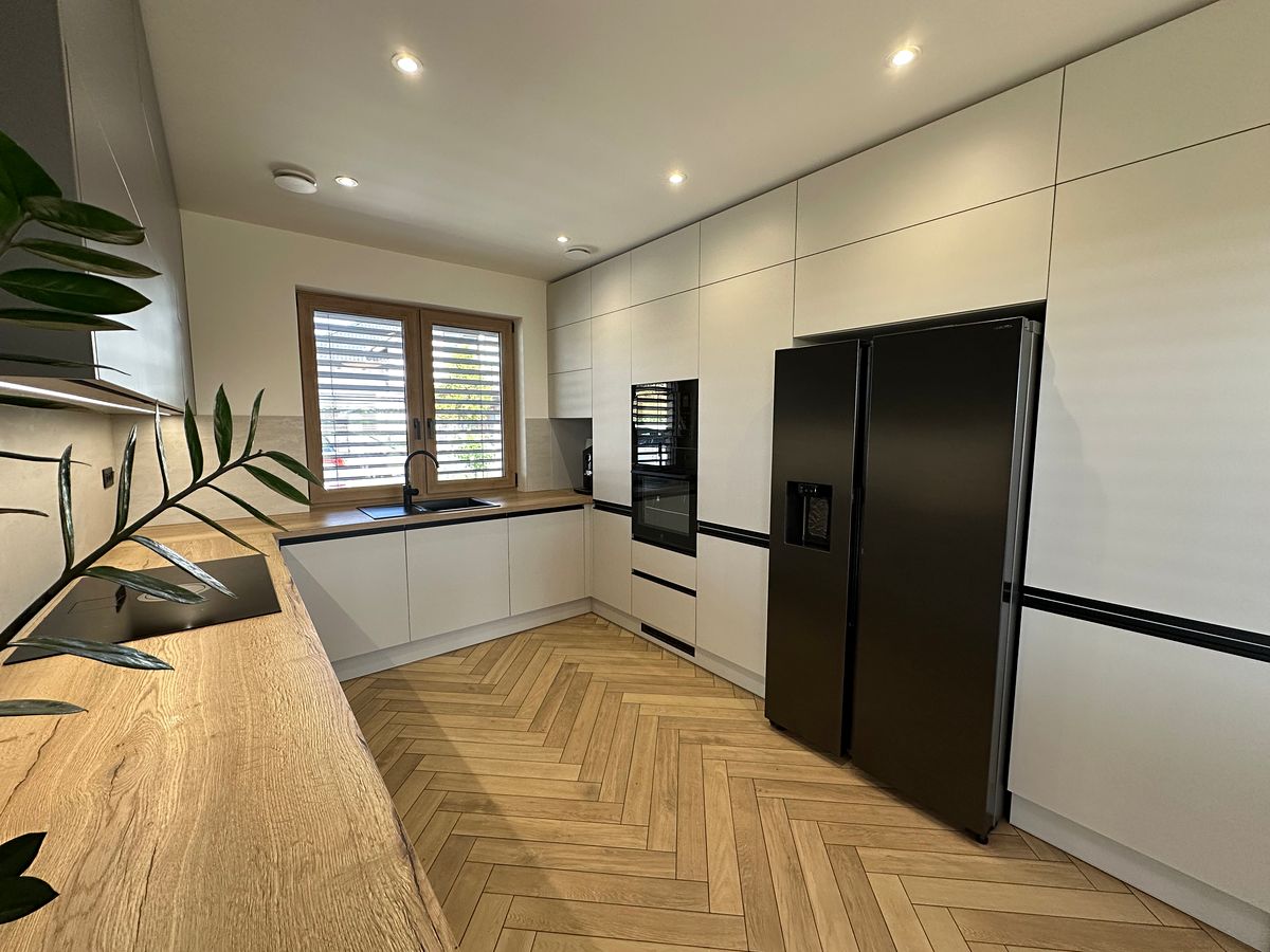 Prodej rodinného domu 116 m², pozemek 820 m² – fotografie 2