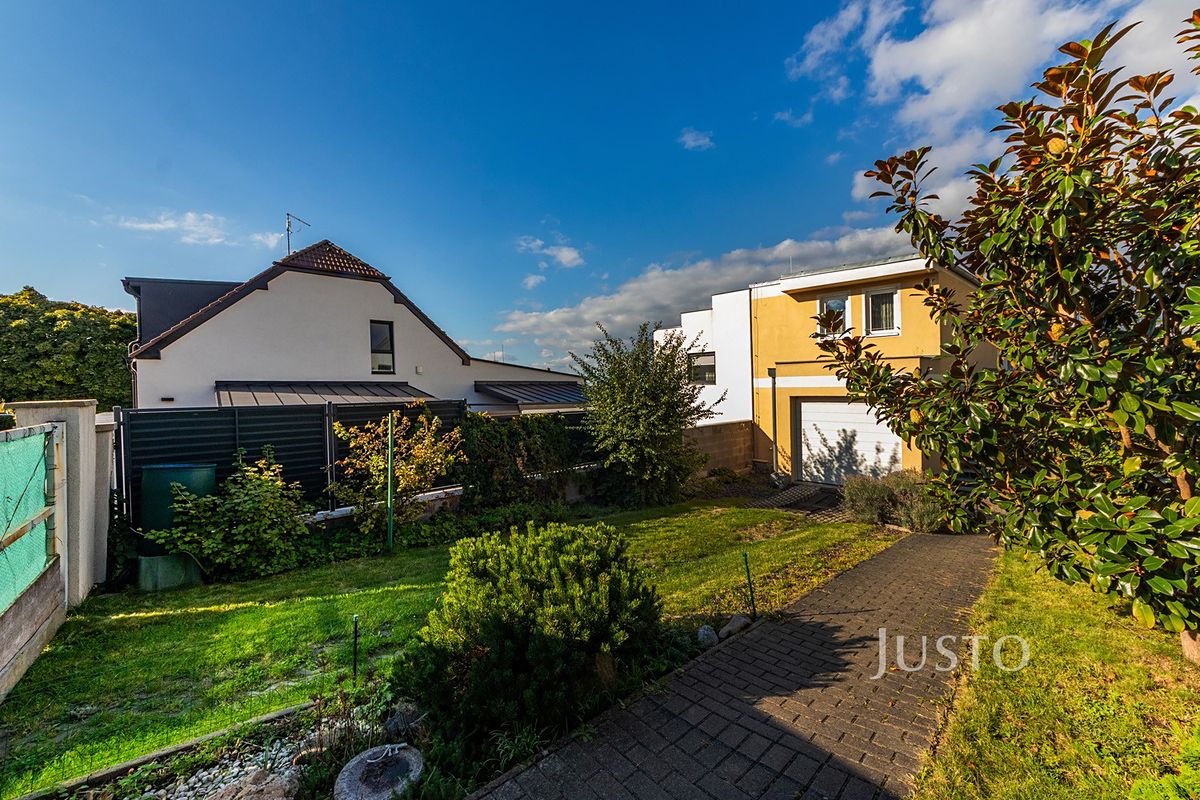 Prodej rodinného domu 206 m², pozemek 351 m² – fotografie 4