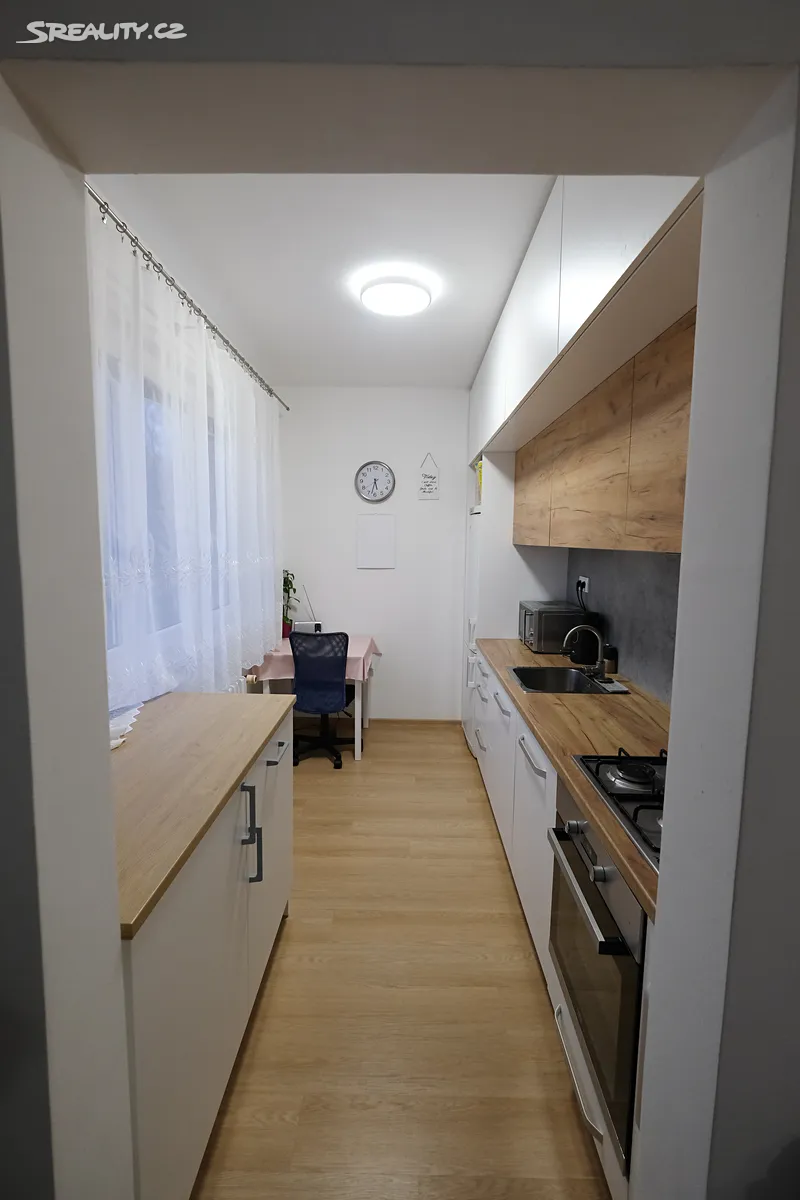 Pronájem bytu 1+1 38 m² – pohled 2