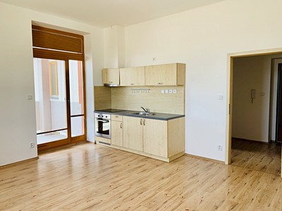 Pronájem bytu 1+kk 30 m²