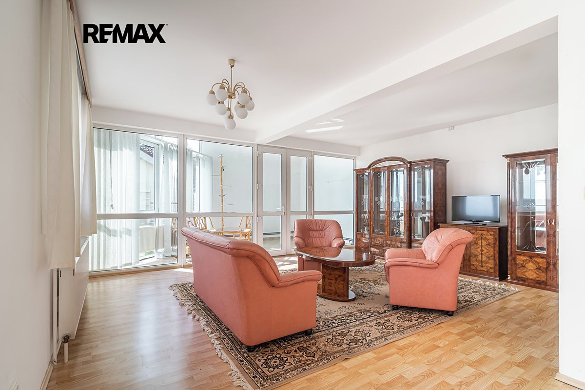 Prodej rodinného domu 143 m², pozemek 782 m² – fotografie 2