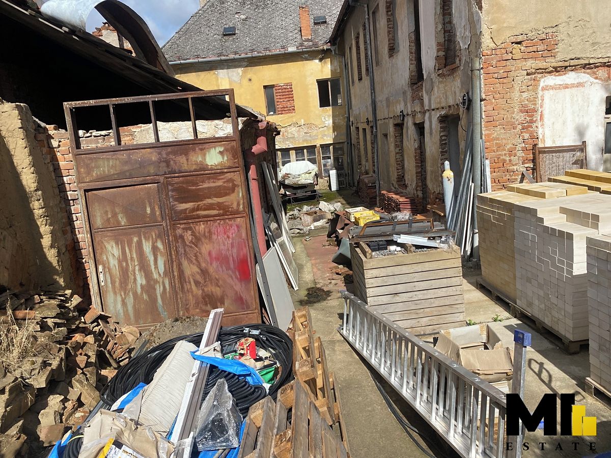 Prodej rodinného domu 407 m², pozemek 523 m² – fotografie 4