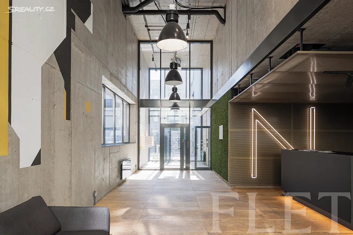 Pronájem bytu 1+kk 30 m² – pohled 2