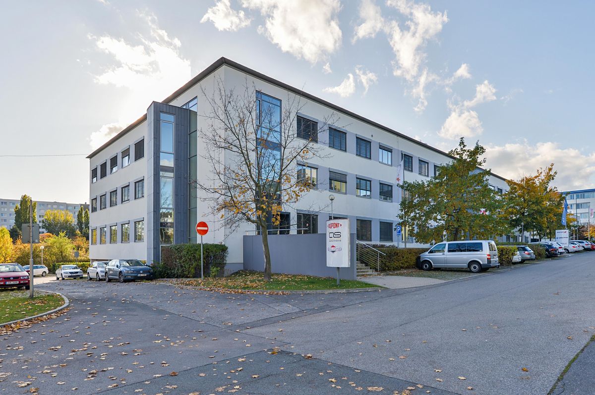 Pronájem kanceláře 251 m²