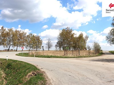 Prodej  komerčního pozemku 895 m²