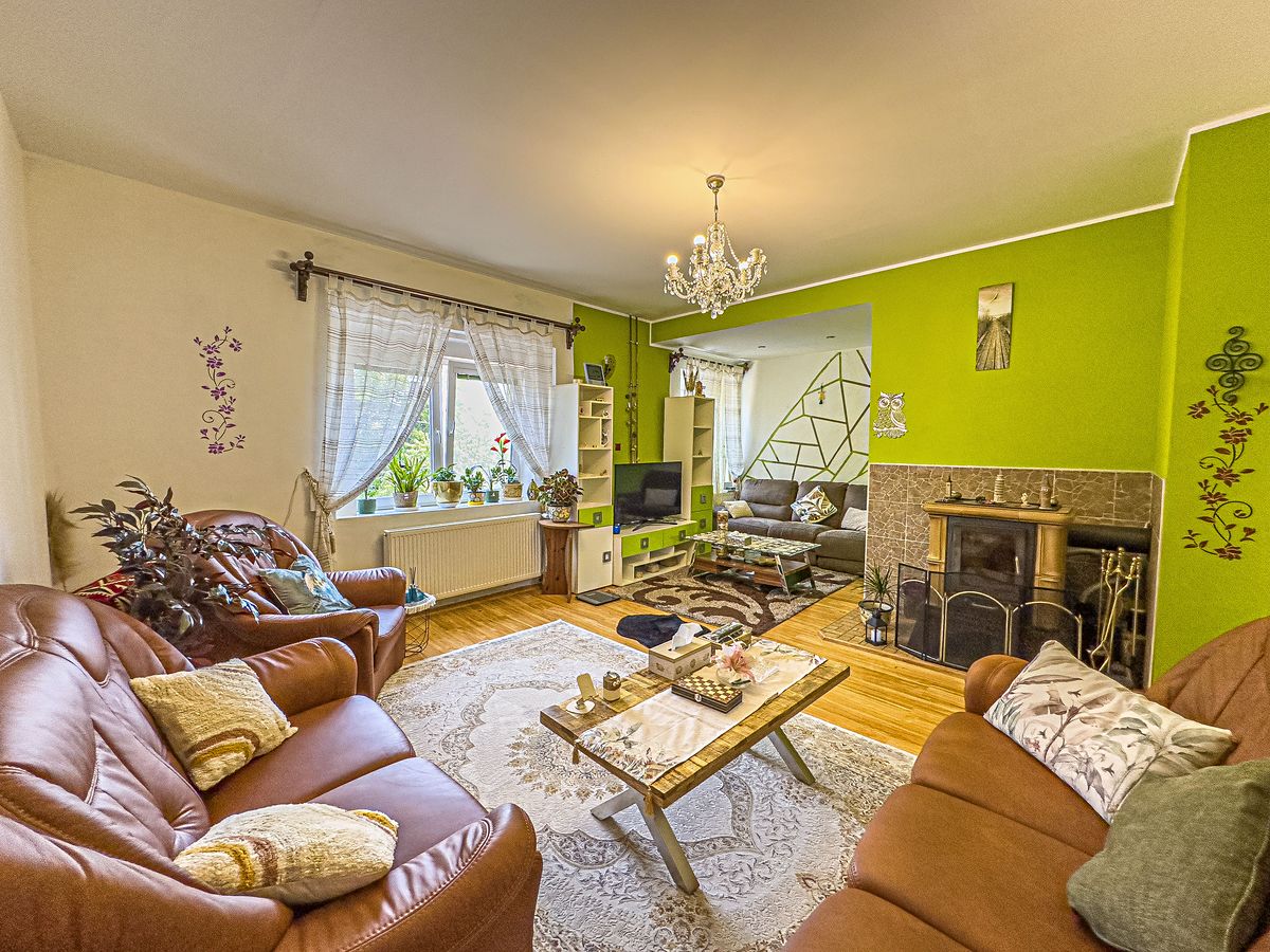 Prodej rodinného domu 180 m², pozemek 245 m² – fotografie 3