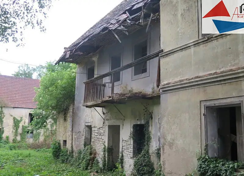 Prodej rodinného domu 900 m², pozemek 2400 m², Vrutice – náhled fotky 2