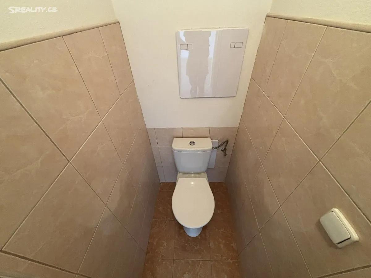Pronájem bytu 2+kk 38 m² – pohled 6