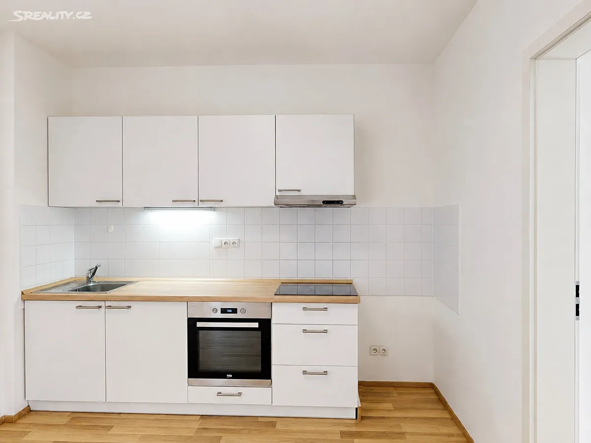 Pronájem bytu 3+1 85 m², Na hutích