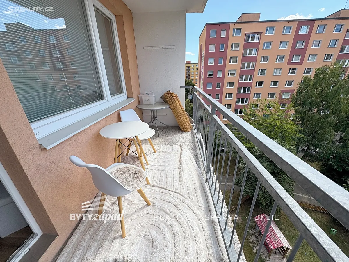 Pronájem bytu 1+kk 22 m² – pohled 6