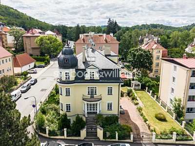 Prodej  vily 1 127 m², pozemek 923 m²