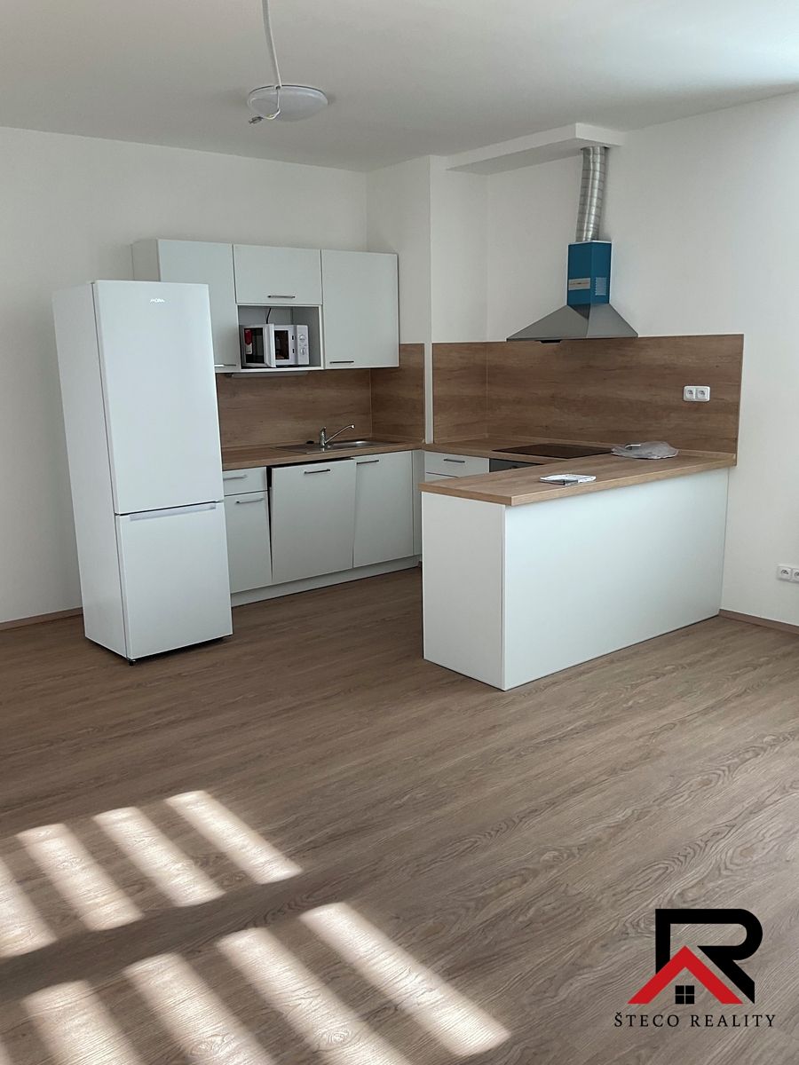 Pronájem bytu 1+kk 35 m²