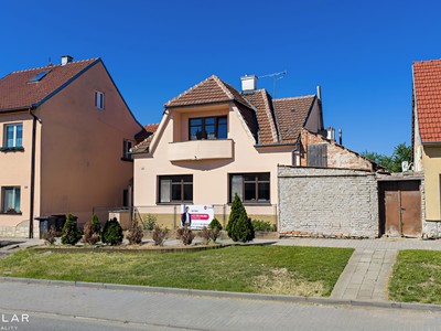 Prodej  rodinného domu 240 m², pozemek 663 m²