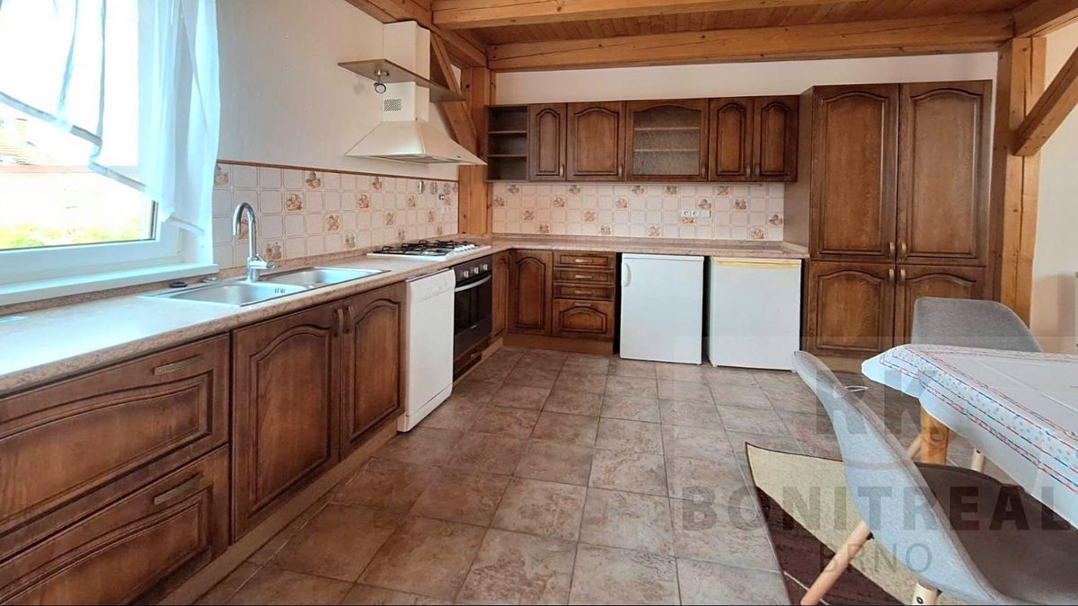 Pronájem bytu 3+kk 100 m²