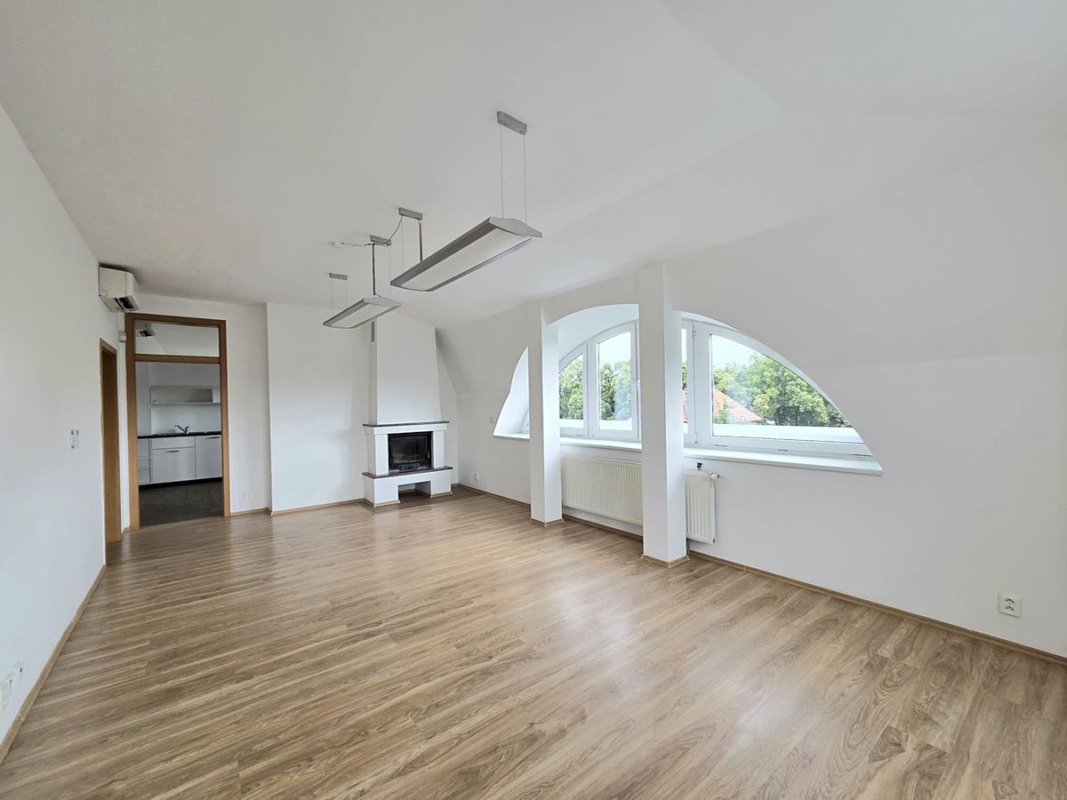 Pronájem bytu 4+1 128 m²