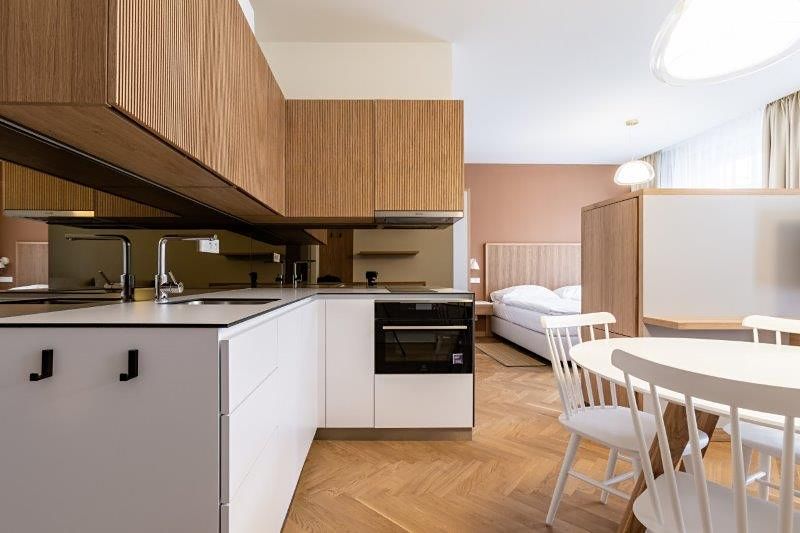 Pronájem bytu 1+kk 38 m² – fotografie 2