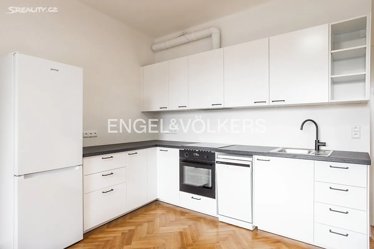 Pronájem bytu 3+kk 82 m² – pohled 3