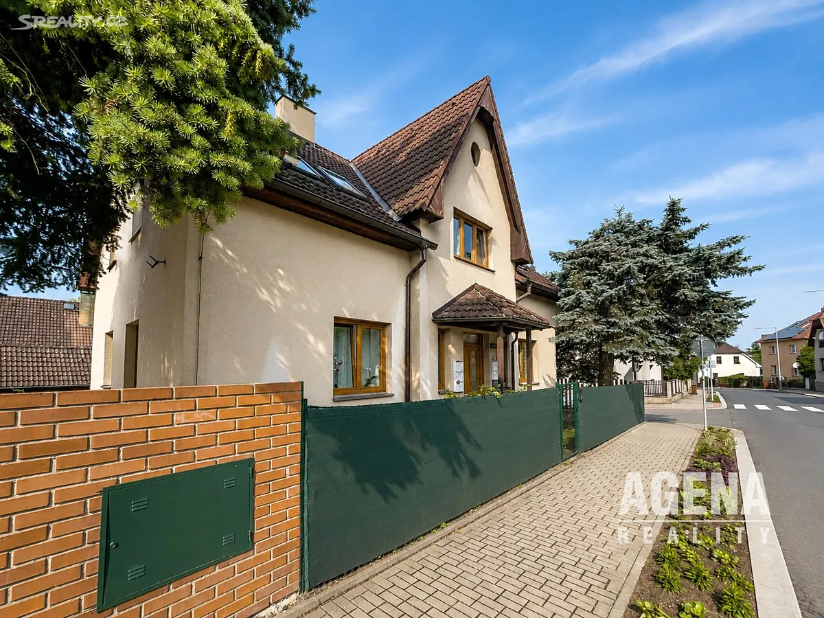 Prodej rodinného domu 330 m², pozemek 480 m², Říčany