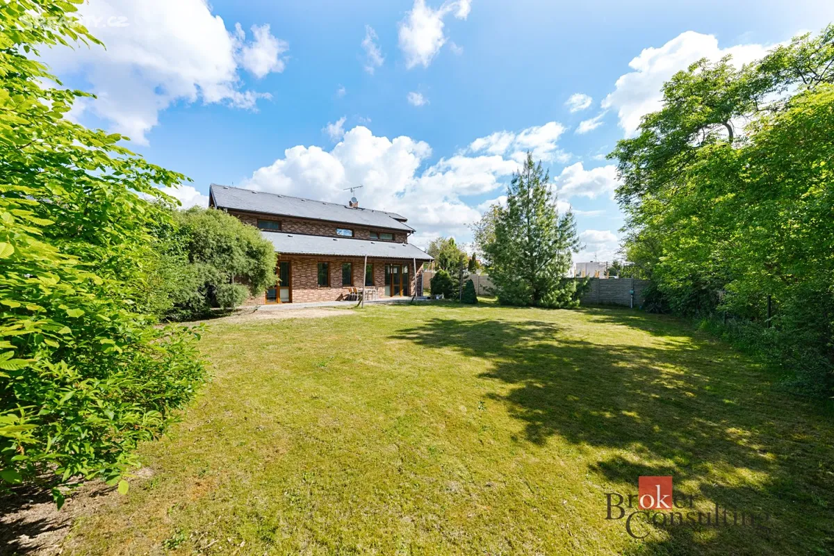 Prodej rodinného domu 339 m², pozemek 844 m², Jesenice