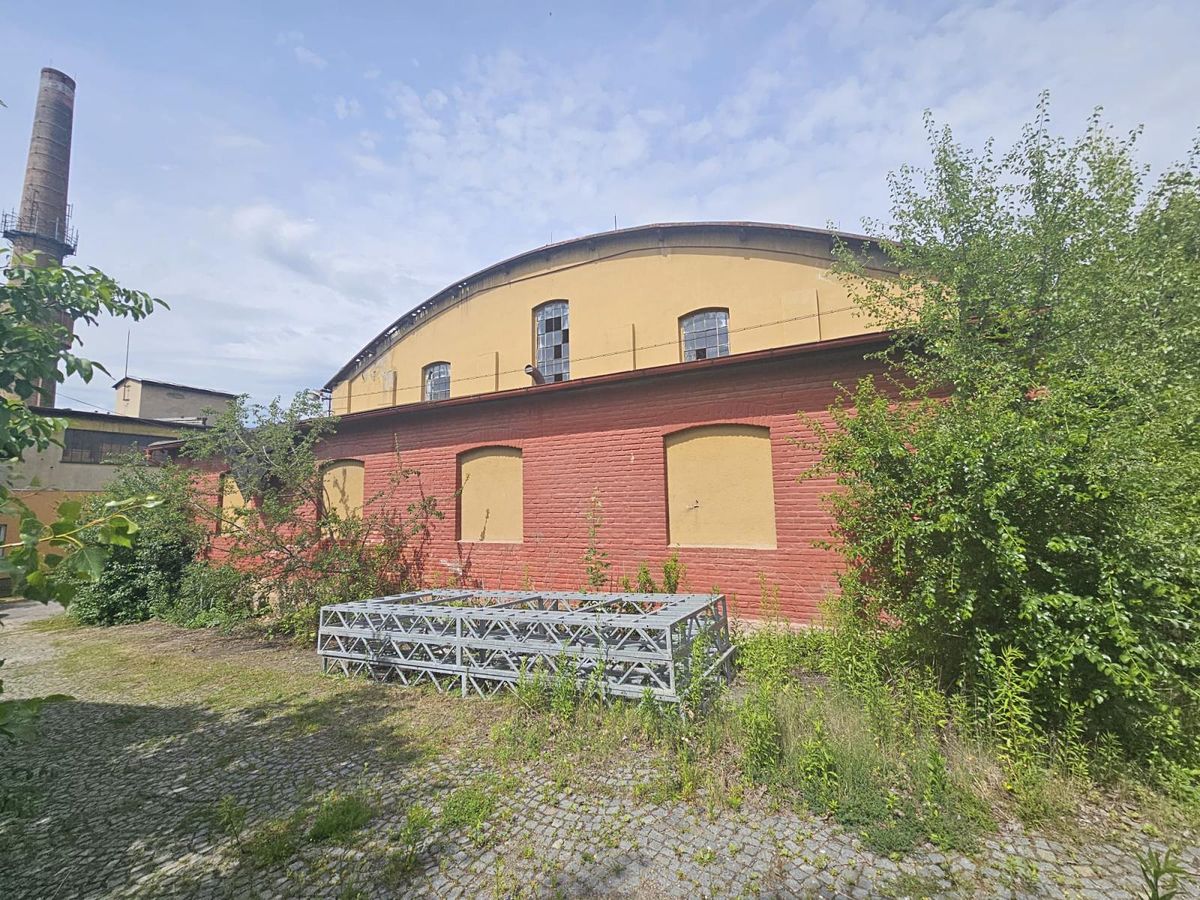 Prodej skladového prostoru 3085 m²