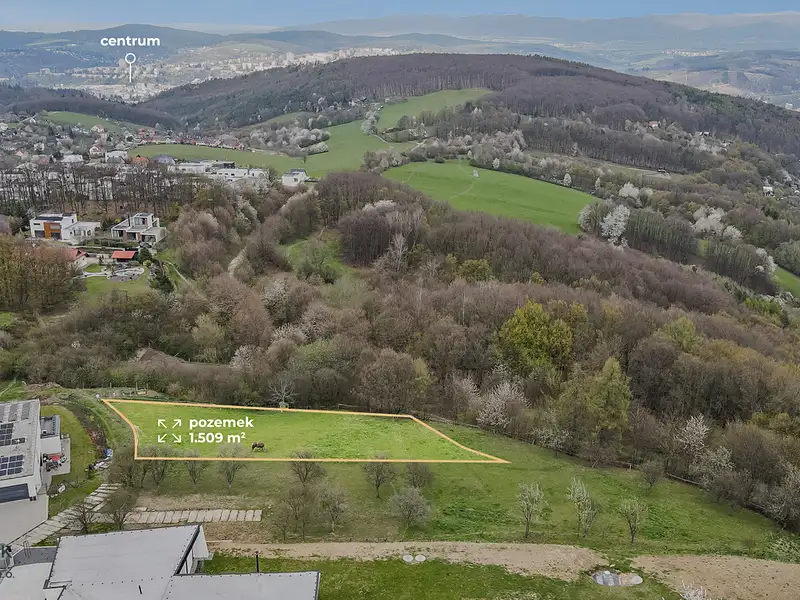 Prodej stavebního pozemku 1509 m², Zlín – náhled fotky 2