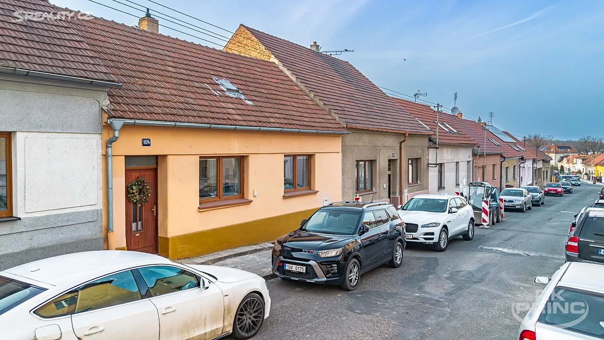 Prodej rodinného domu 140 m², pozemek 322 m² – pohled 2
