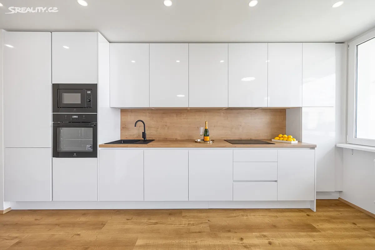 Prodej bytu 4+kk 90 m², Praha