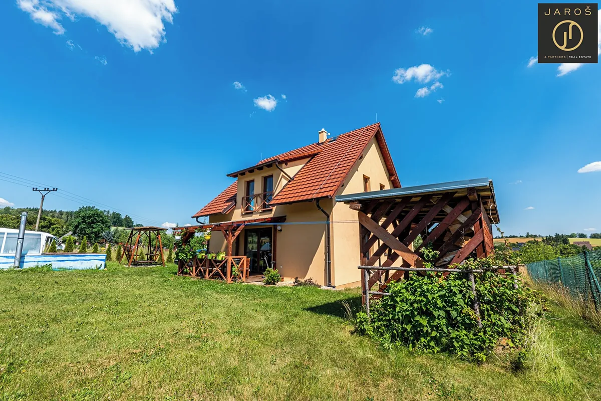 Prodej rodinného domu 130 m², pozemek 1775 m²