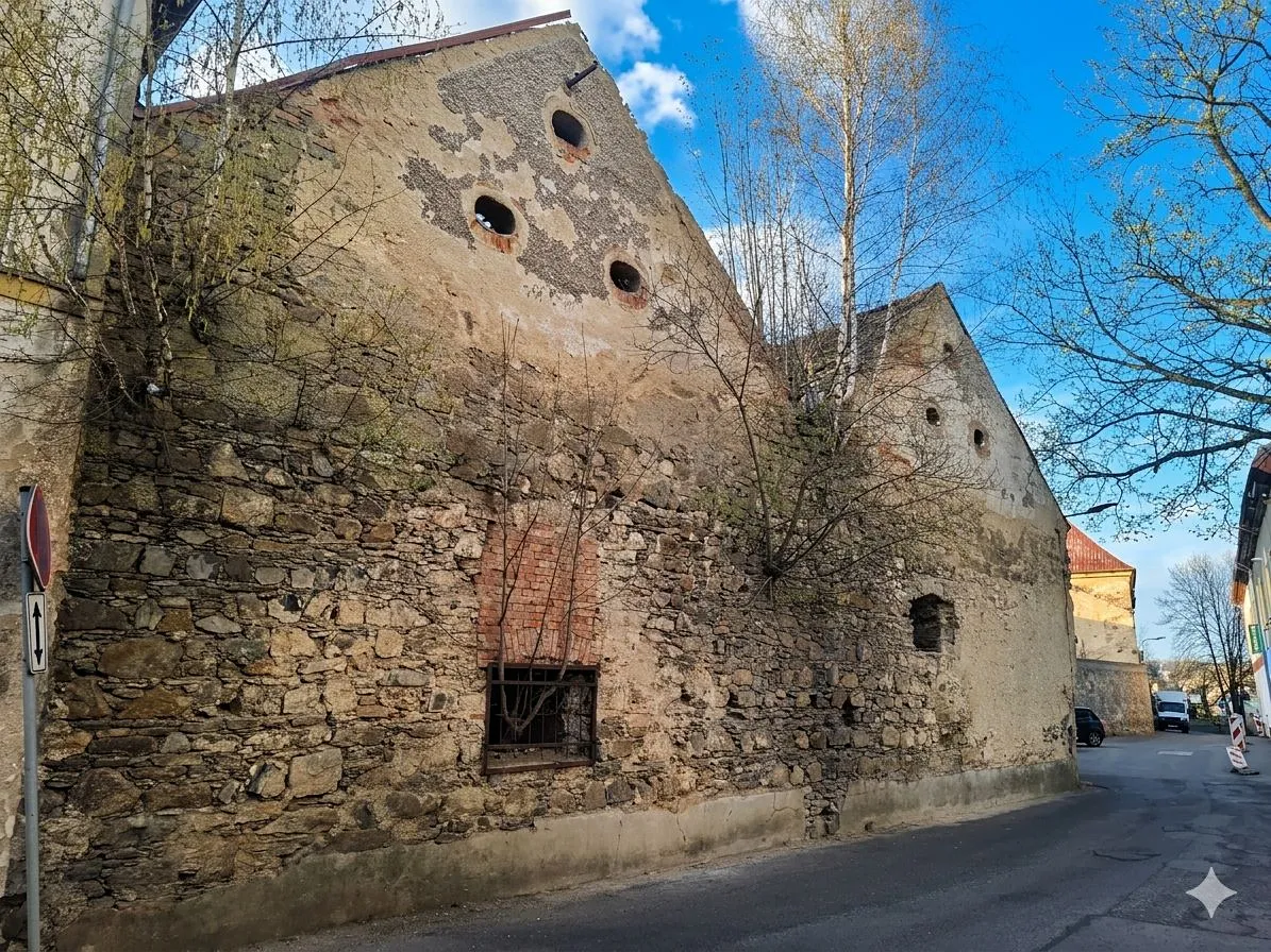 Prodej komerční nemovitosti 711 m²