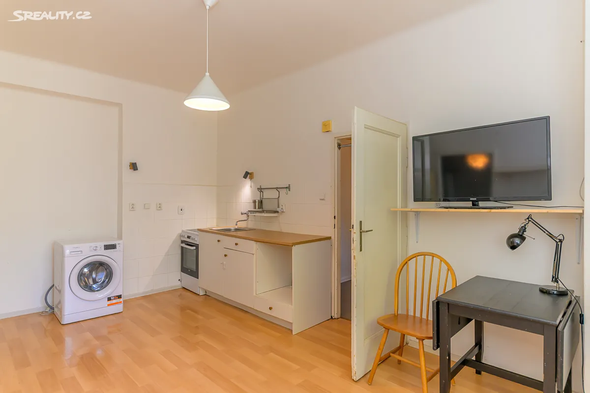 Pronájem bytu 2+kk 46 m² – pohled 5