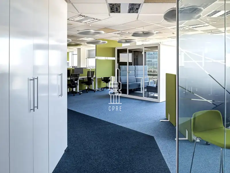 Pronájem kanceláře 340 m², Praha – náhled fotky 3