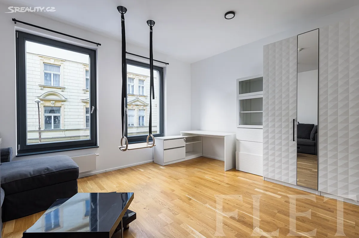 Pronájem bytu 1+kk 30 m², Praha