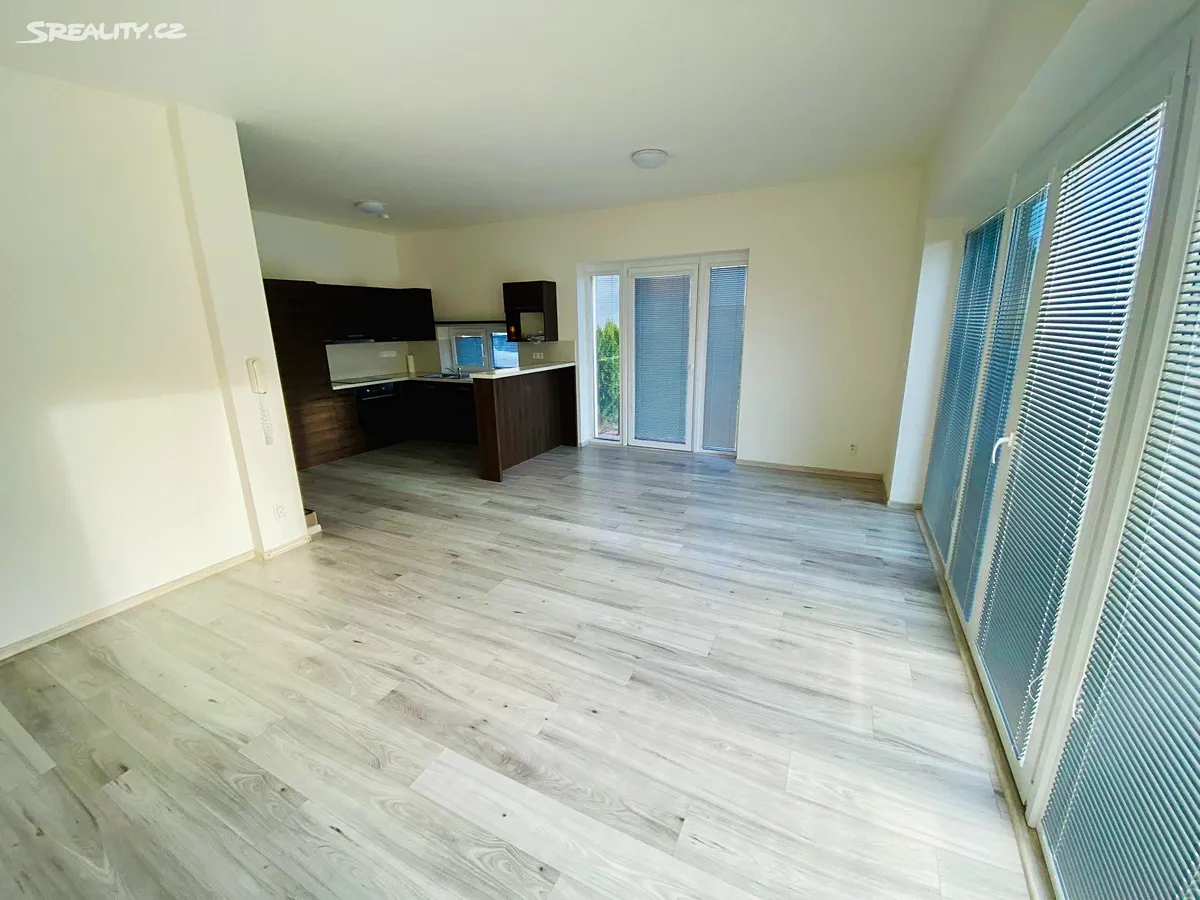 Pronájem rodinného domu 120 m², pozemek 335 m² – pohled 3