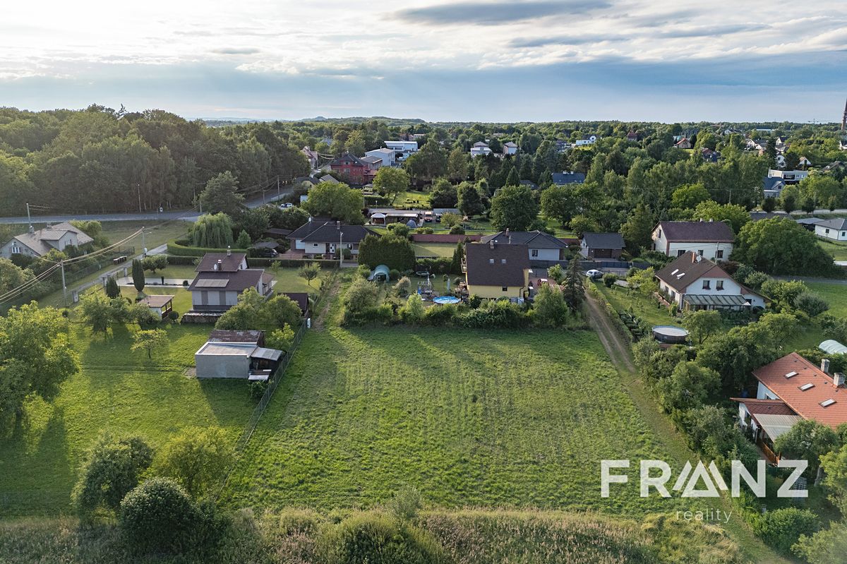 Prodej stavebního pozemku 947 m² – fotografie 2
