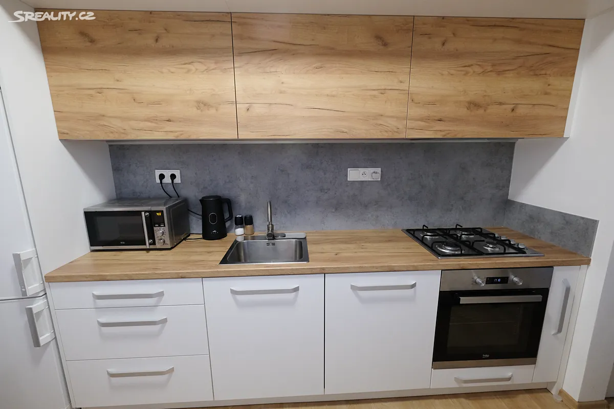 Pronájem bytu 1+1 38 m², Uherský Brod