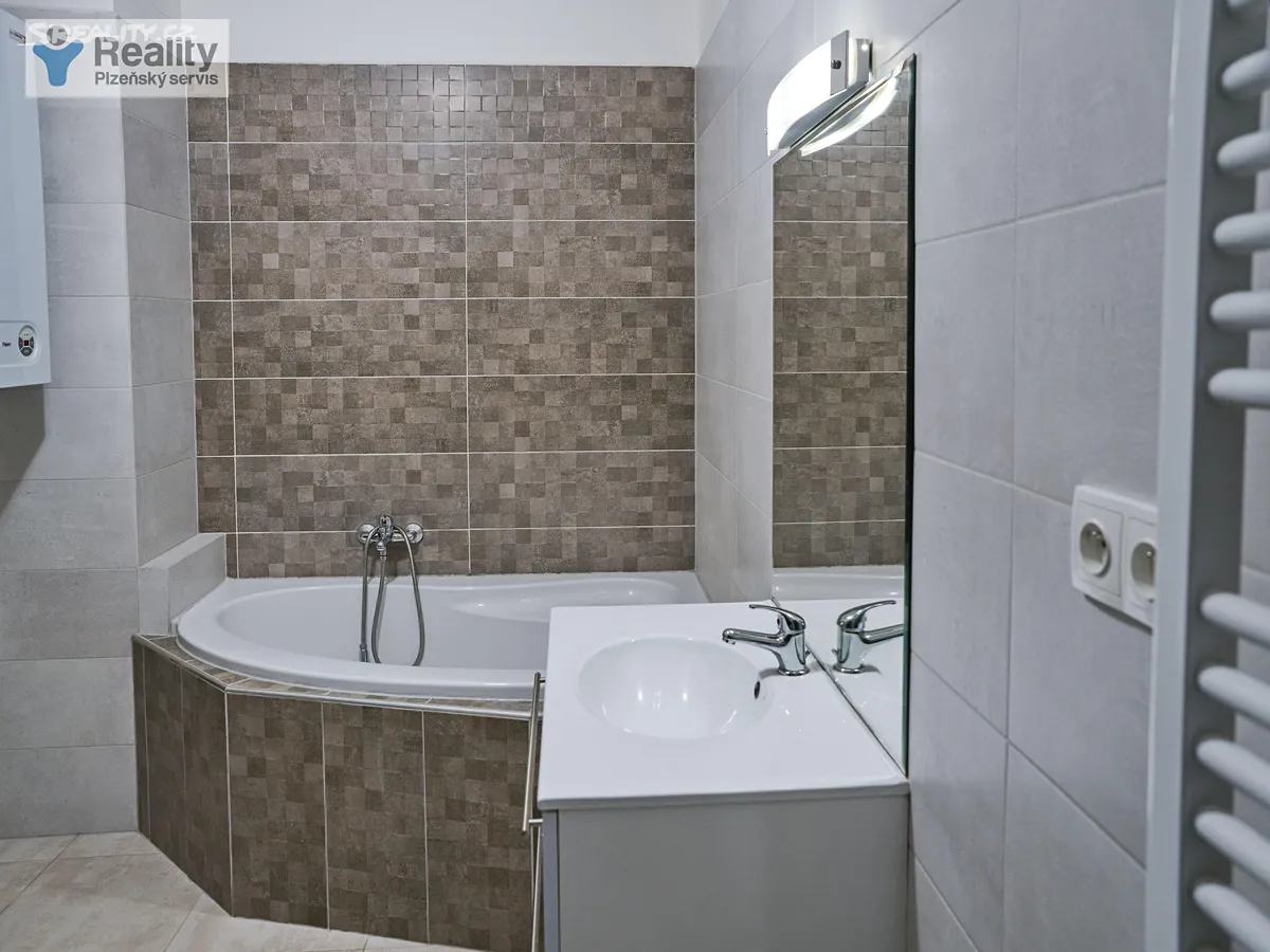 Pronájem bytu 3+kk 94 m² – pohled 4