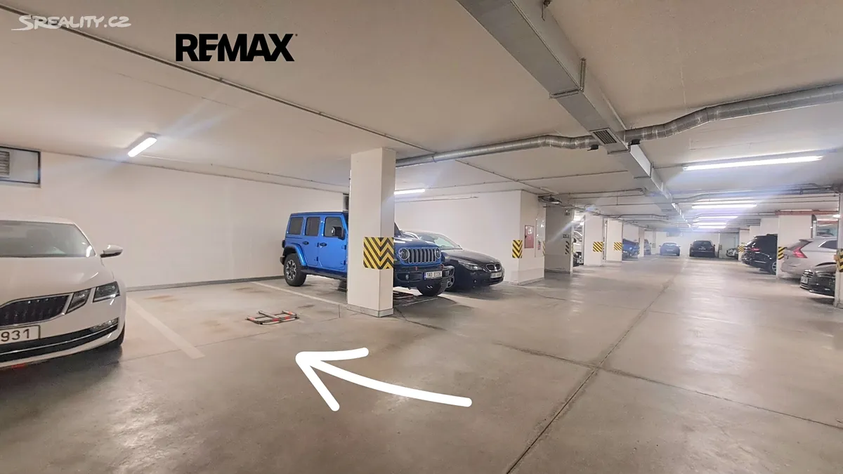 Pronájem garážového stání 16 m², Nad Okrouhlíkem