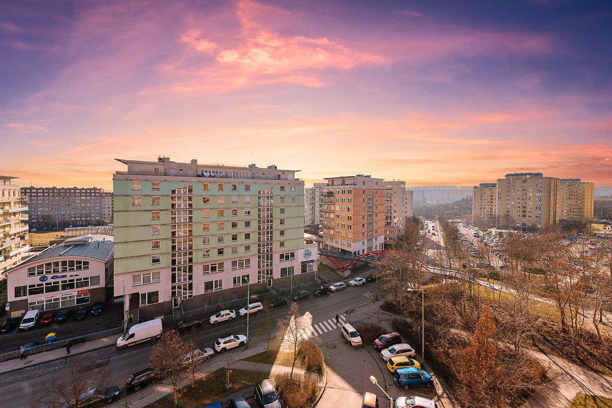 Pronájem bytu pokoje 76 m²