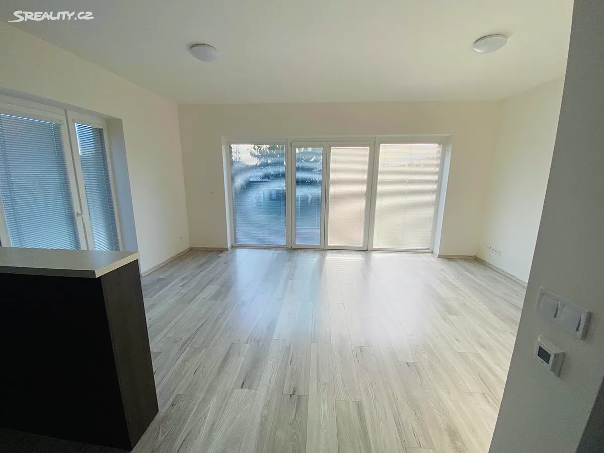 Pronájem rodinného domu 120 m², pozemek 335 m² – pohled 2