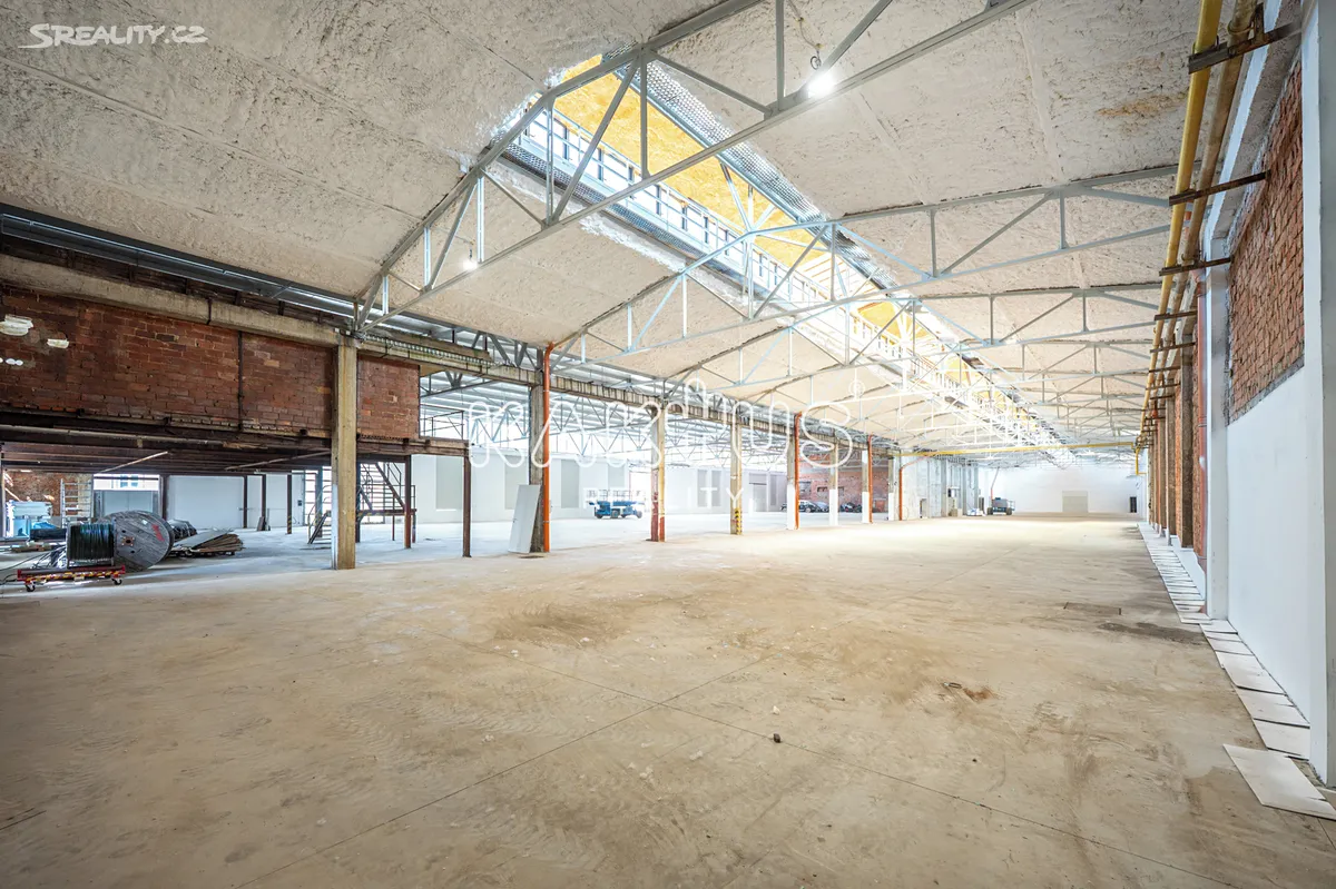Pronájem výrobní haly, prostoru 1810 m² – pohled 4