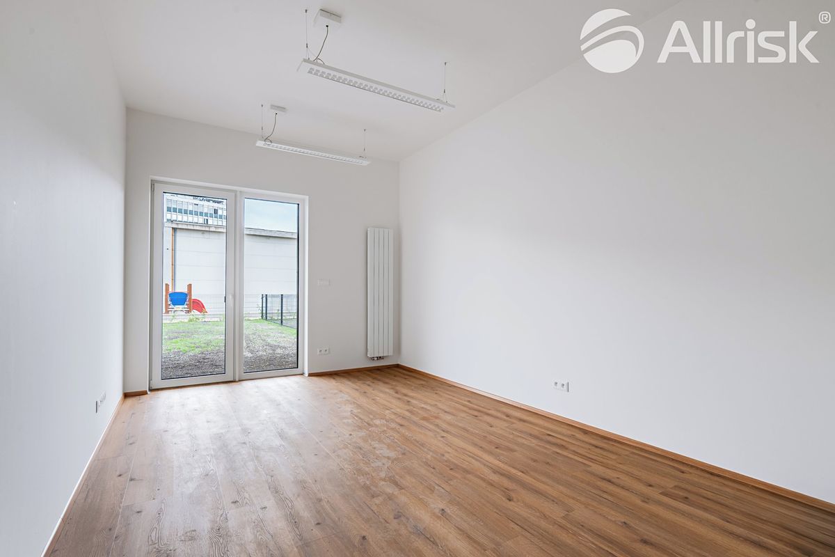 Pronájem bytu 1+kk 28 m²
